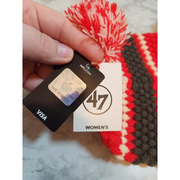 NWT NFL Tampa Bay Buccaneers Women's ‘47 Pom Winter Cap Bucs Beanie Hat Size OS - Picture 6 of 8